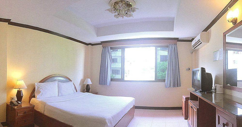 Eurostar International Hotel Бана-Нонг-Табайк Экстерьер фото